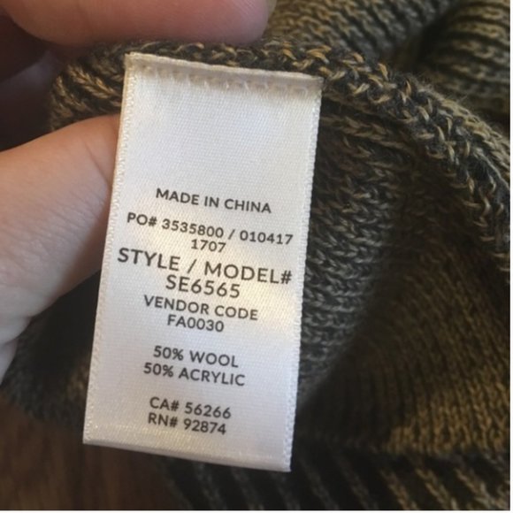 Splendid Sweater - Picture 5 of 5